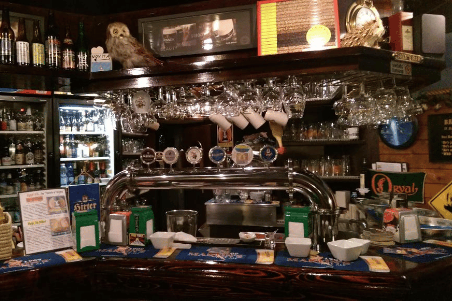 interno la lanterna beer bar